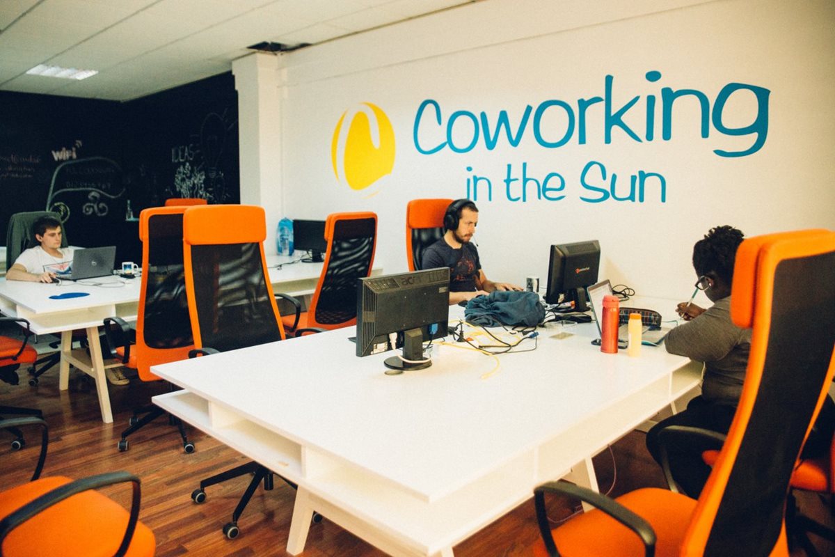 Văn phòng chia sẻ - Coworking space là gì?